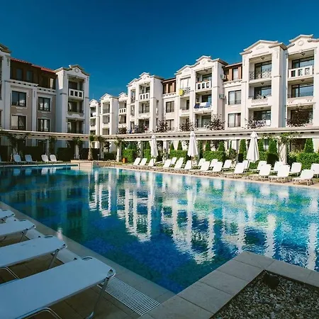 апартамент белия делфин Greenlife Apartment *